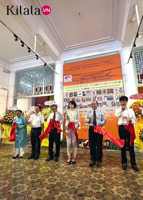 cắt băng khai mạc